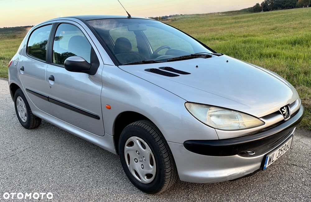 Peugeot 206 1999 photo 2