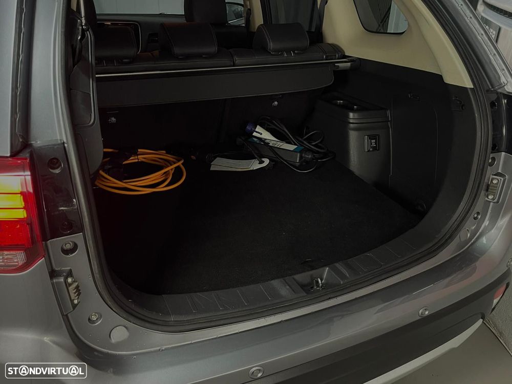 Mitsubishi Outlander 2.0 Intense Navi - 32