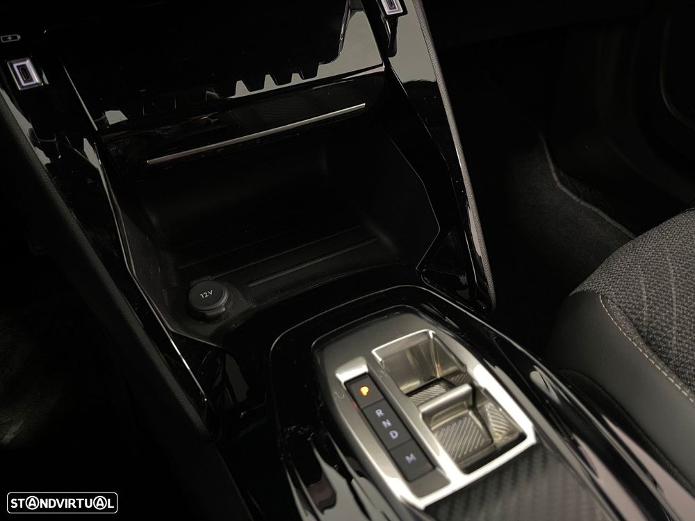 Peugeot 2008 1.2 Hybrid Allure e-DCS6 - 49