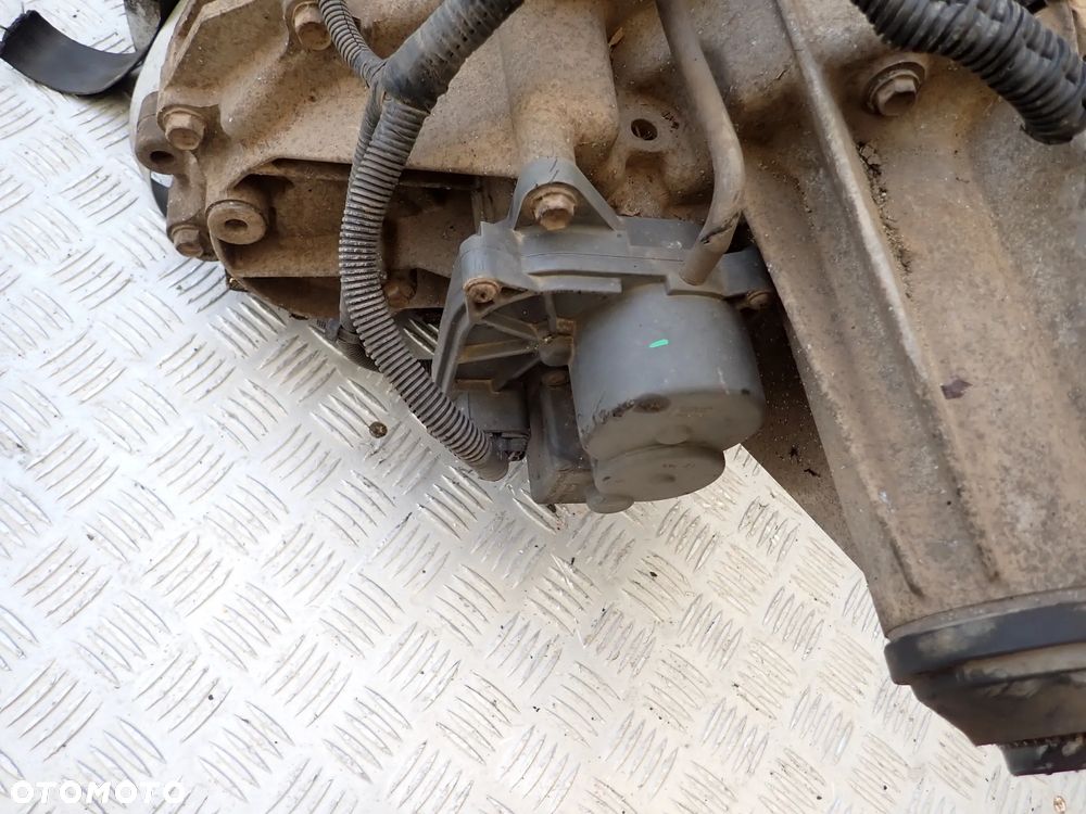 SKRZYNIA AUTOMATYCZNA NISSAN NAVARA 2.5 DCI  3DX6E  EA310 - 2