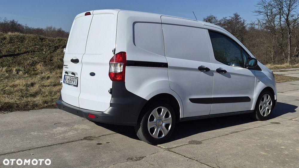 Ford Transit Courier - 2