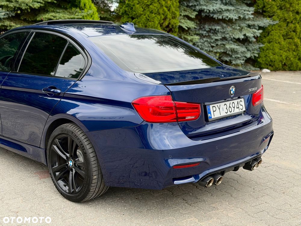 BMW Seria 3 330i - 17
