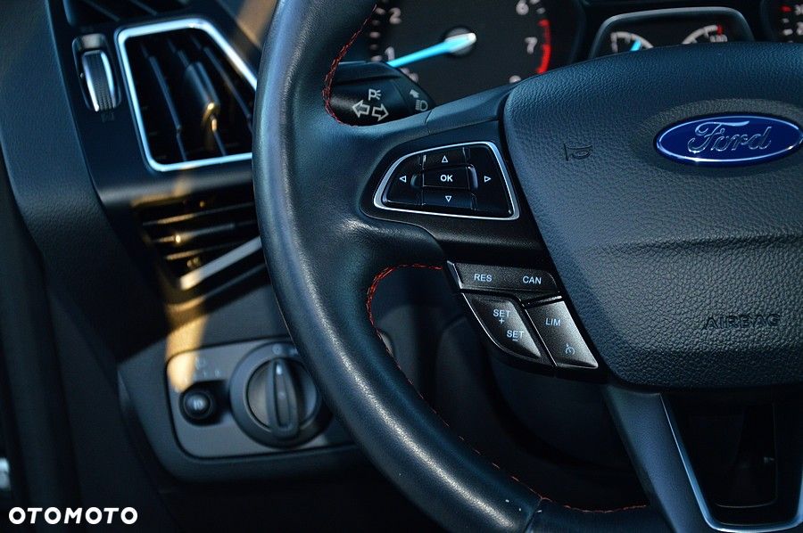 Ford Kuga 1.5 EcoBoost 2x4 Black & Silver - 27