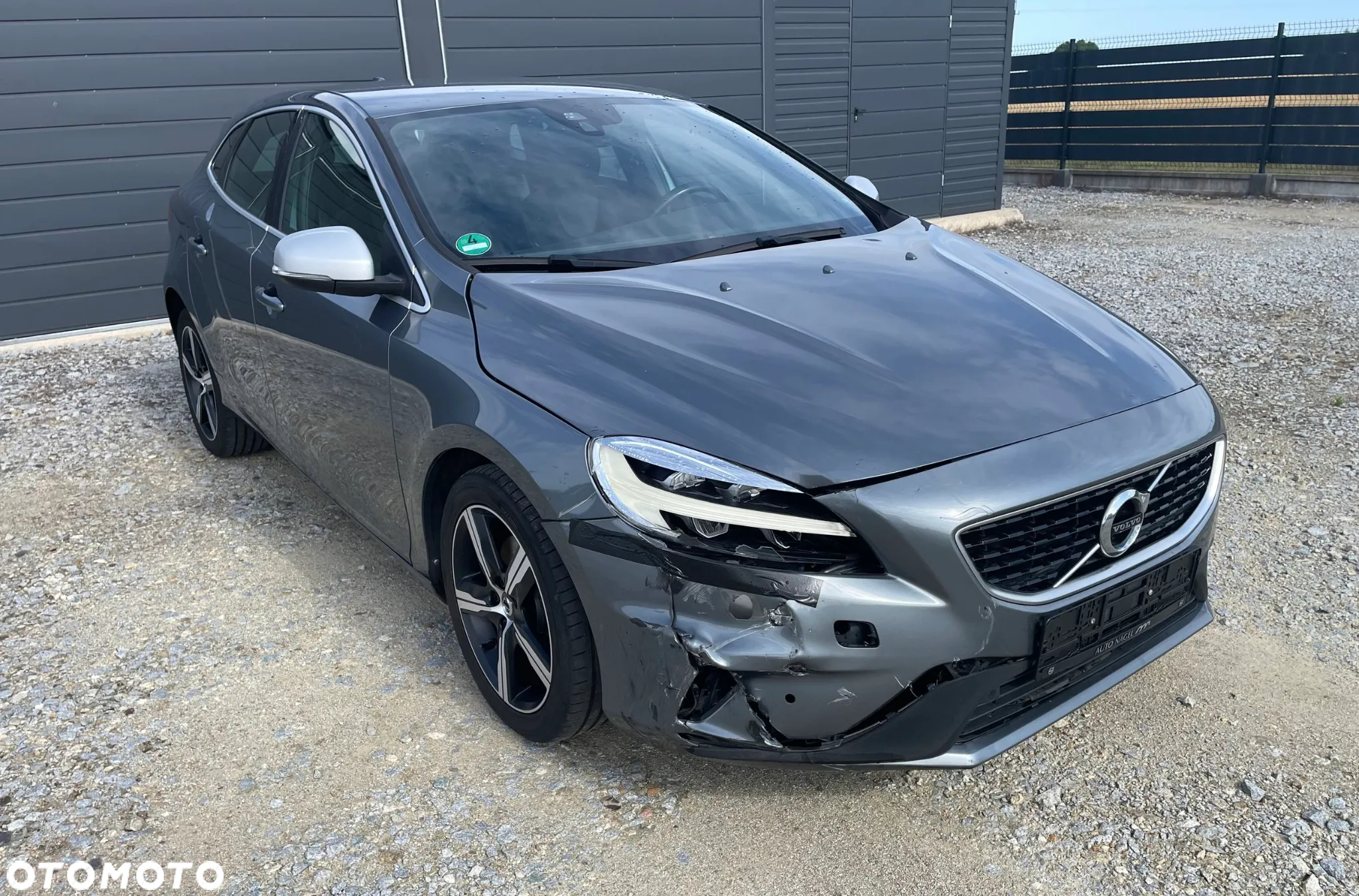 Volvo V40 T2 RDesign - 4
