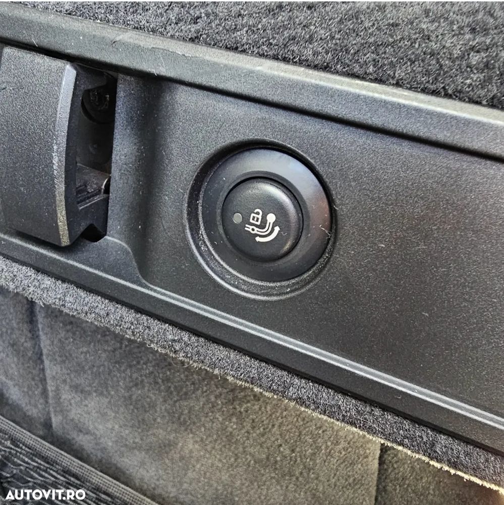 BMW Seria 3 318d Touring Aut. Sport Line - 15