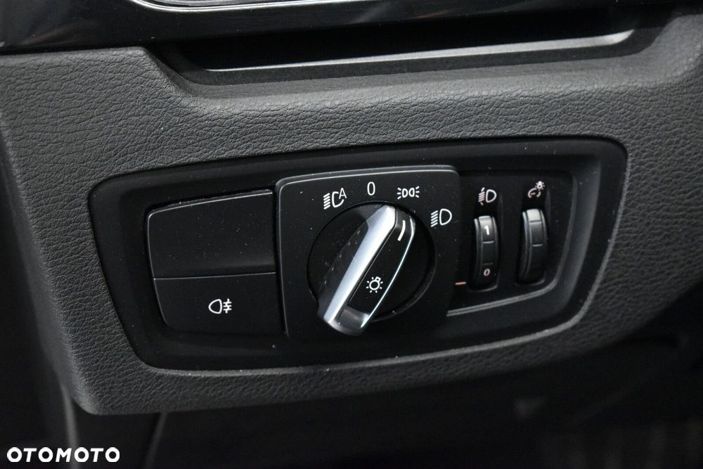 BMW X1 sDrive18i Advantage - 11