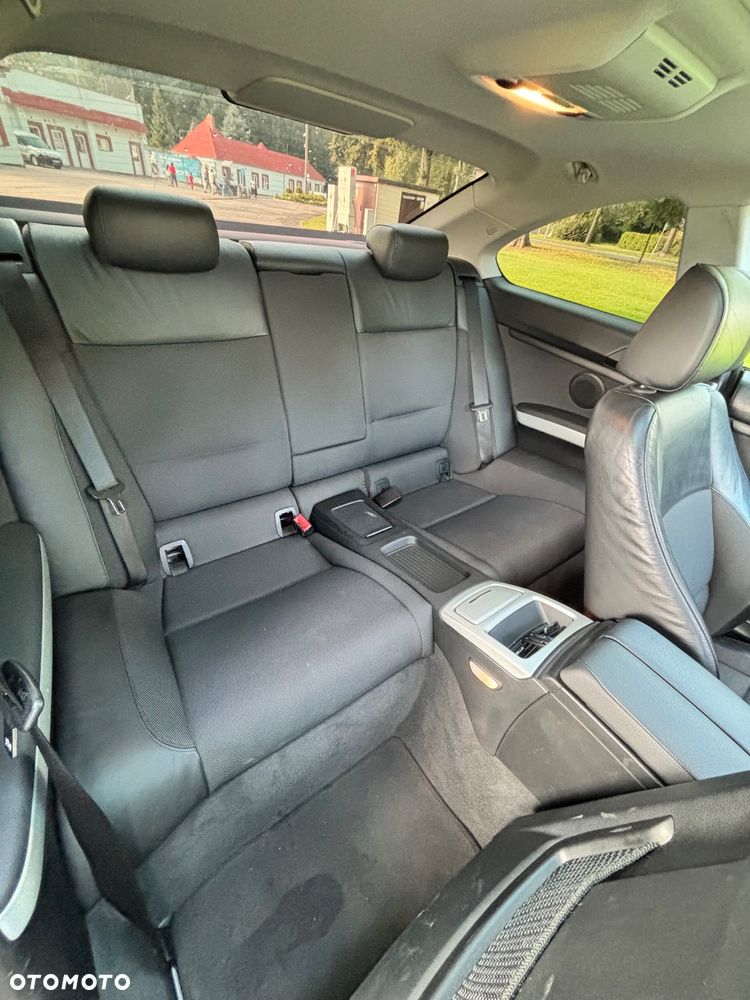 BMW Seria 3 325xi Coupe - 14