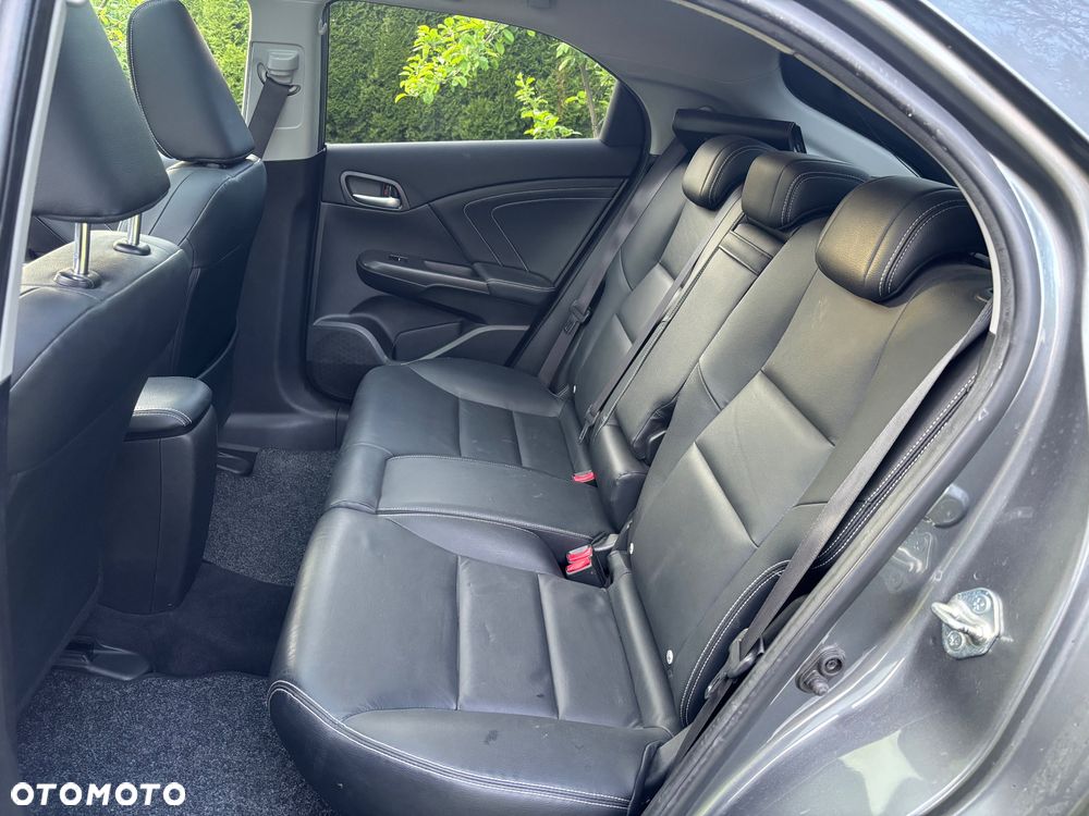 Honda Civic 1.6 i-DTEC Comfort Black Edition - 21