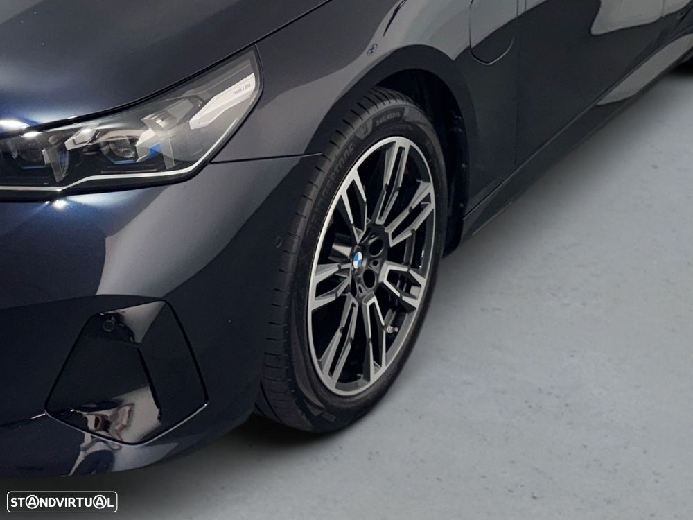 BMW 530 e Pack Desportivo M - 4