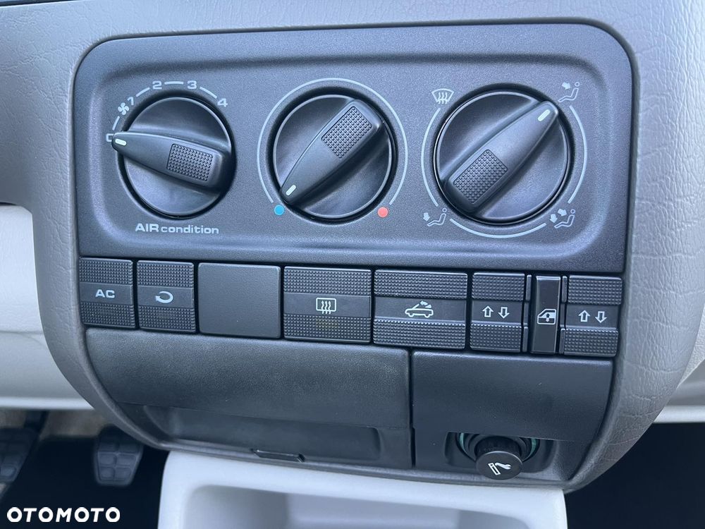 Volkswagen Golf 1.8 / 1.8 C - 25