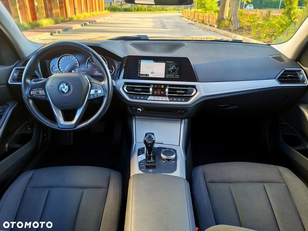 BMW Seria 3 318d Advantage - 28