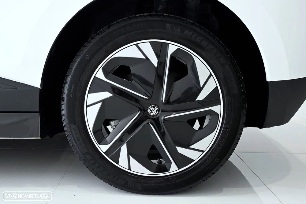 MG MG4 64 kWh Luxury - 27