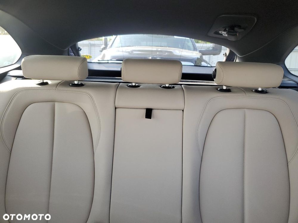 BMW X1 xDrive25i GPF Sport Line sport - 9