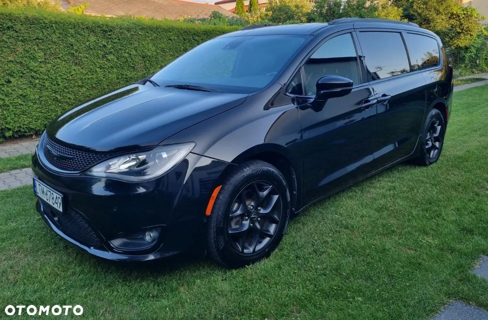 Chrysler Pacifica - 8