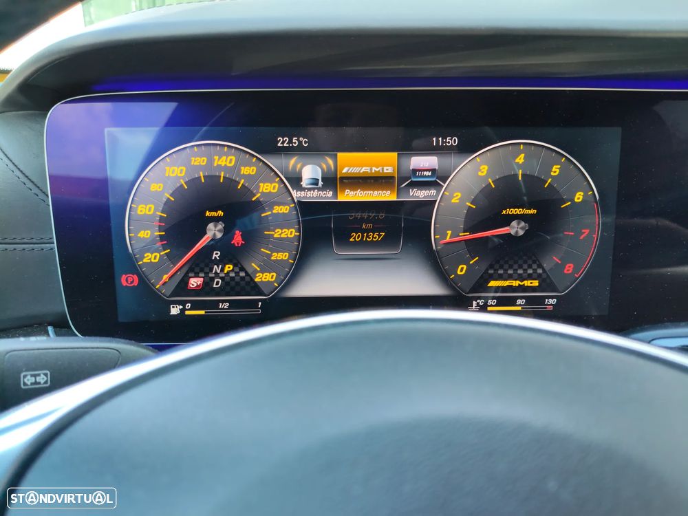 Mercedes-Benz E 43 AMG 4Matic 9G-TRONIC - 38