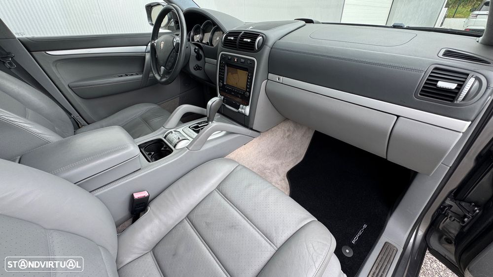 Porsche Cayenne Turbo - 42