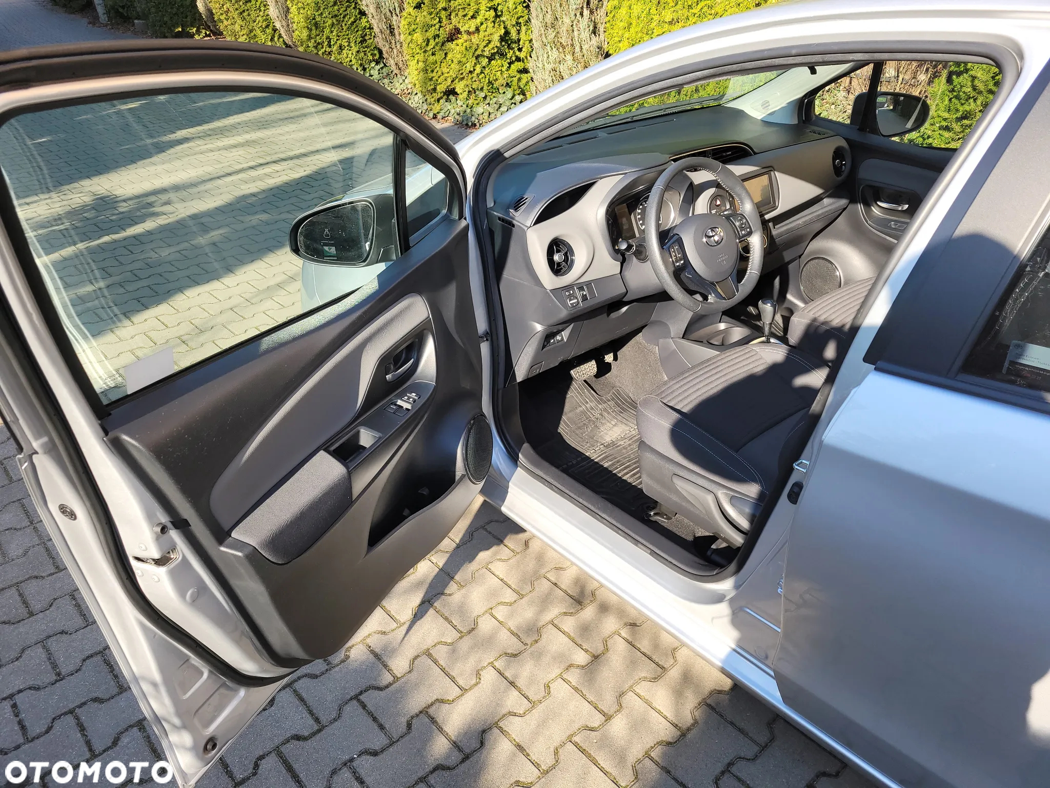 Toyota Yaris 1.5 Premium CVT - 10
