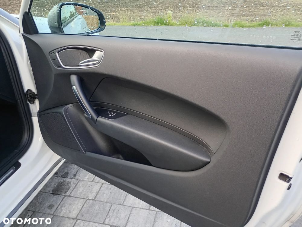 Audi A1 3-drzwiowe 1.0 TFSI ultra sport - 25