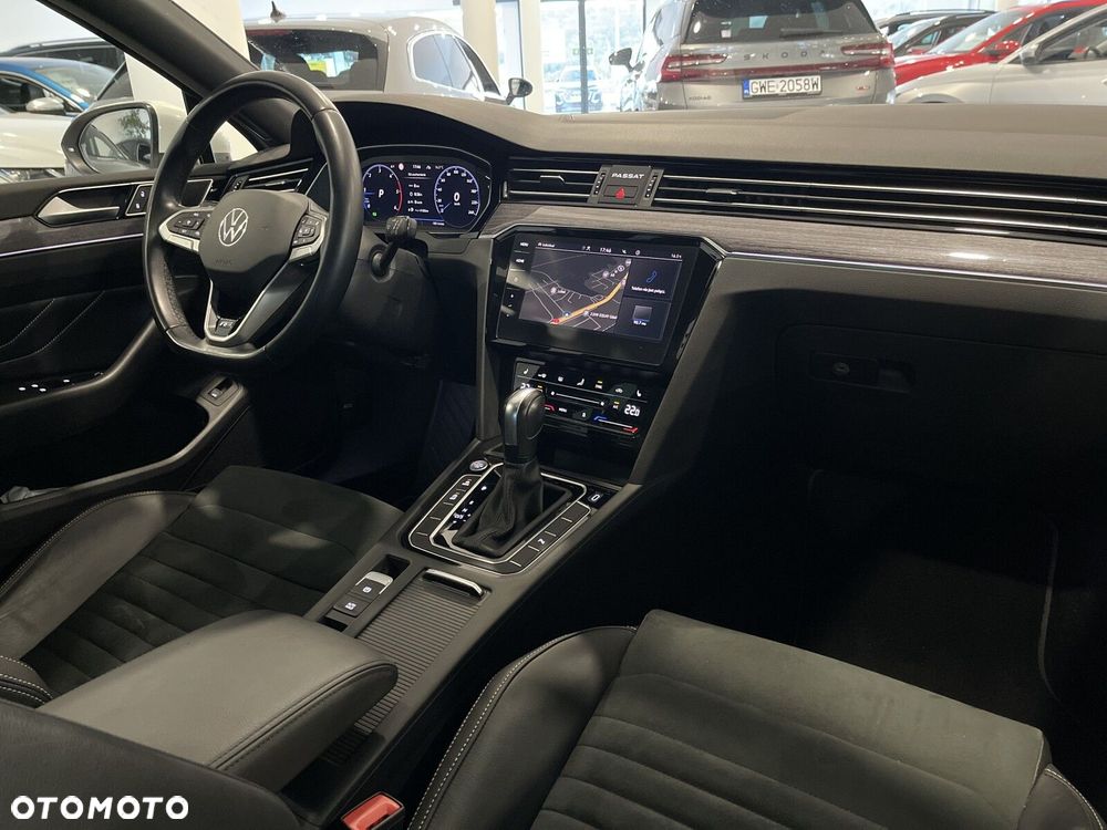 Volkswagen Passat Variant 2.0 TDI 4Mot Elegance DSG - 15
