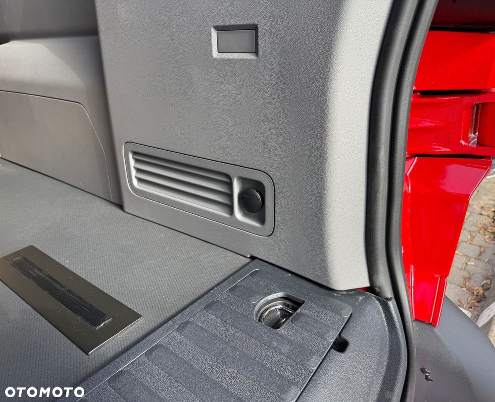 Volkswagen Caravelle - 29