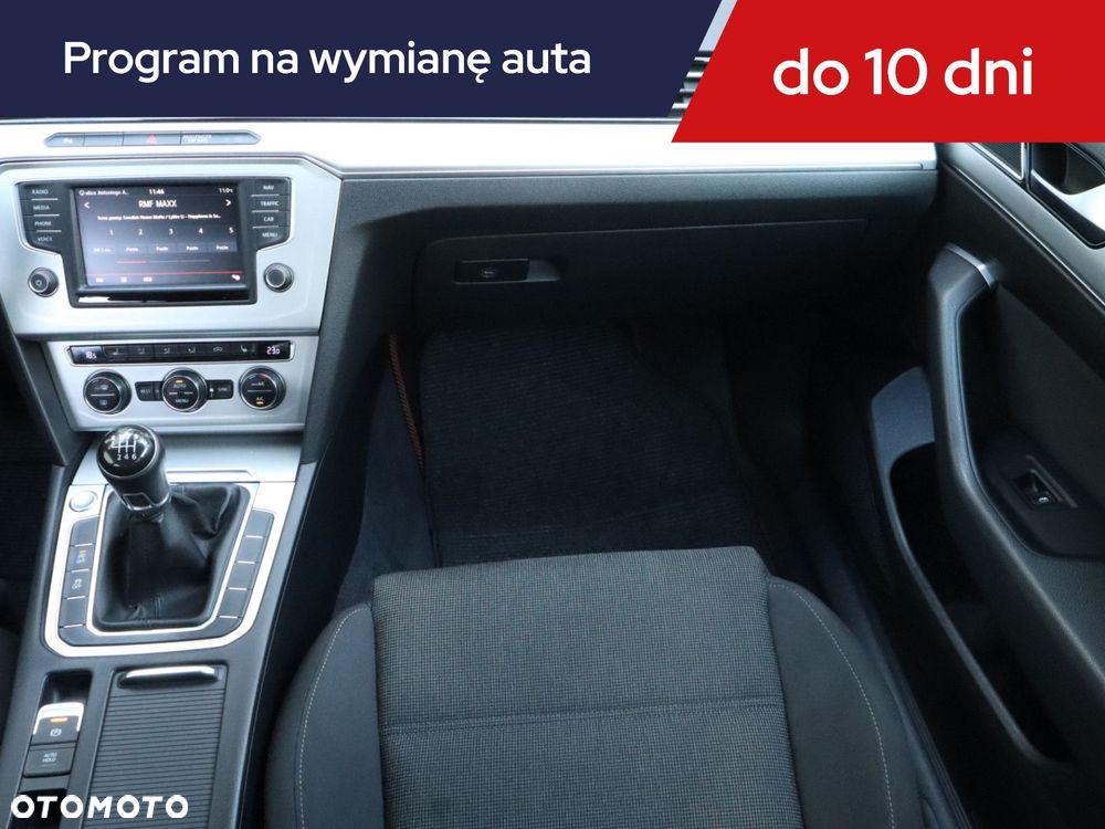 Volkswagen Passat - 10
