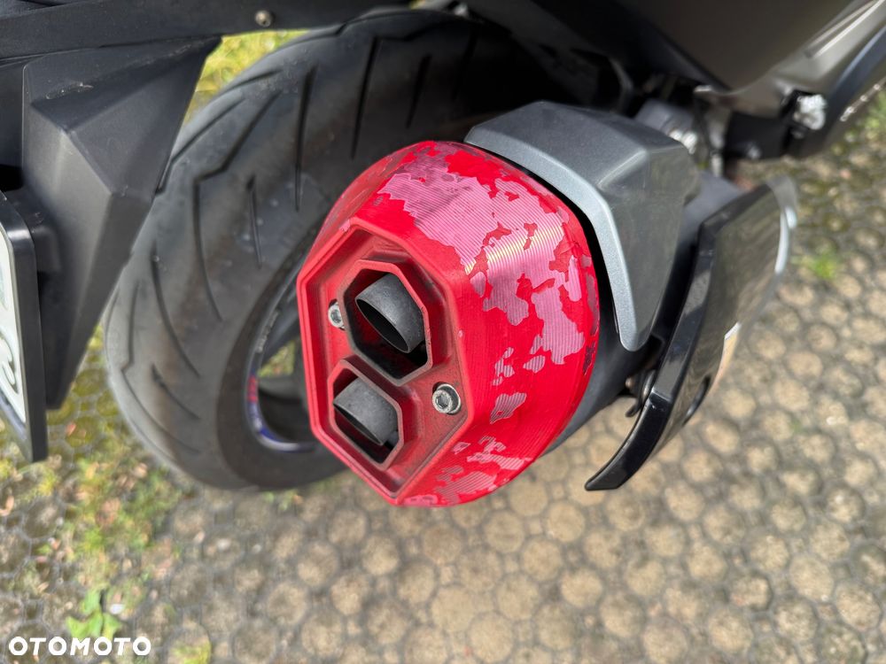 Kymco AK 550 - 16