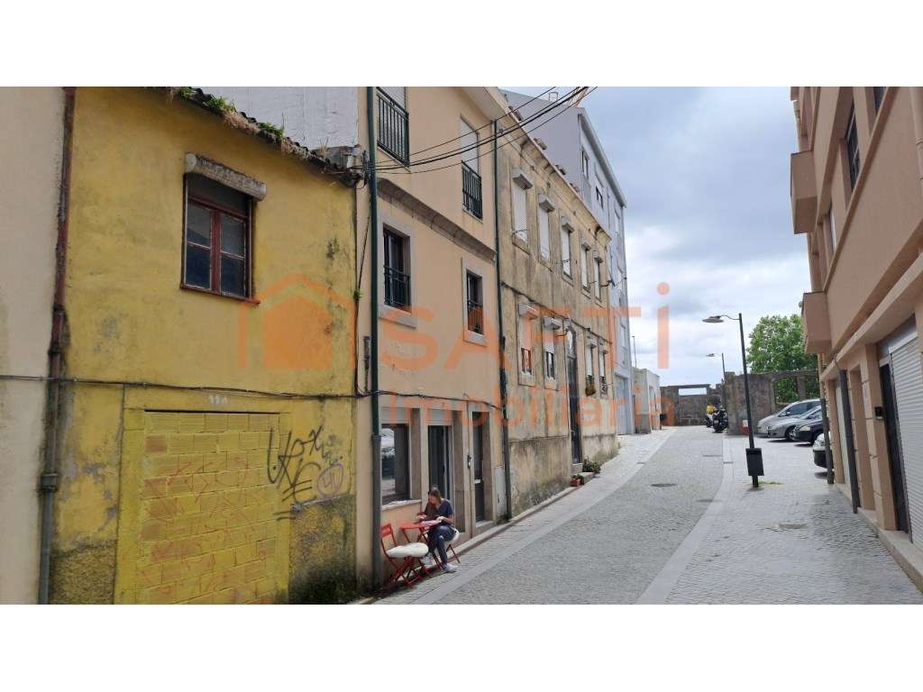 Apartamento T2 com logradouro Zona Histórica do Porto - Grande imagem: 2/19
