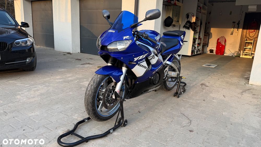 Yamaha R6 - 6