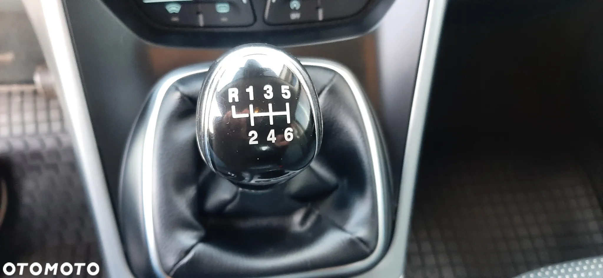 Ford Grand C-MAX - 30