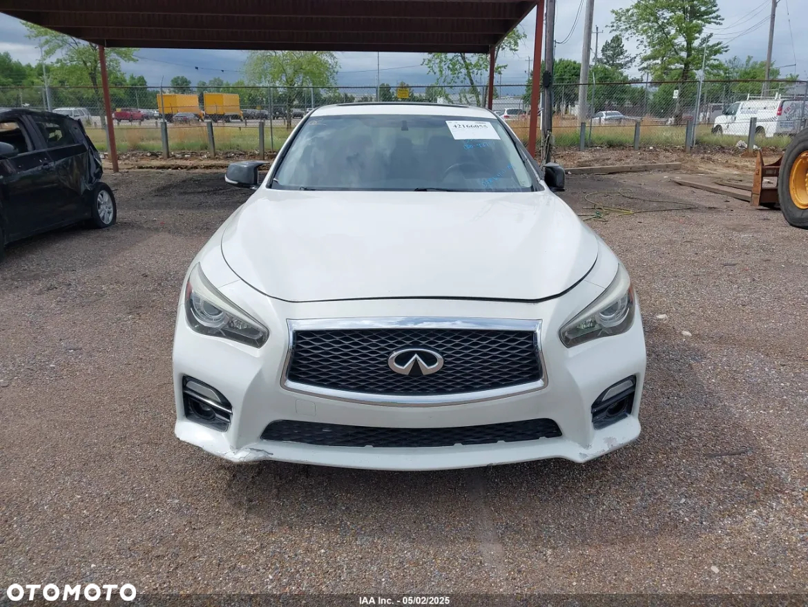 Infiniti Q50 - 2