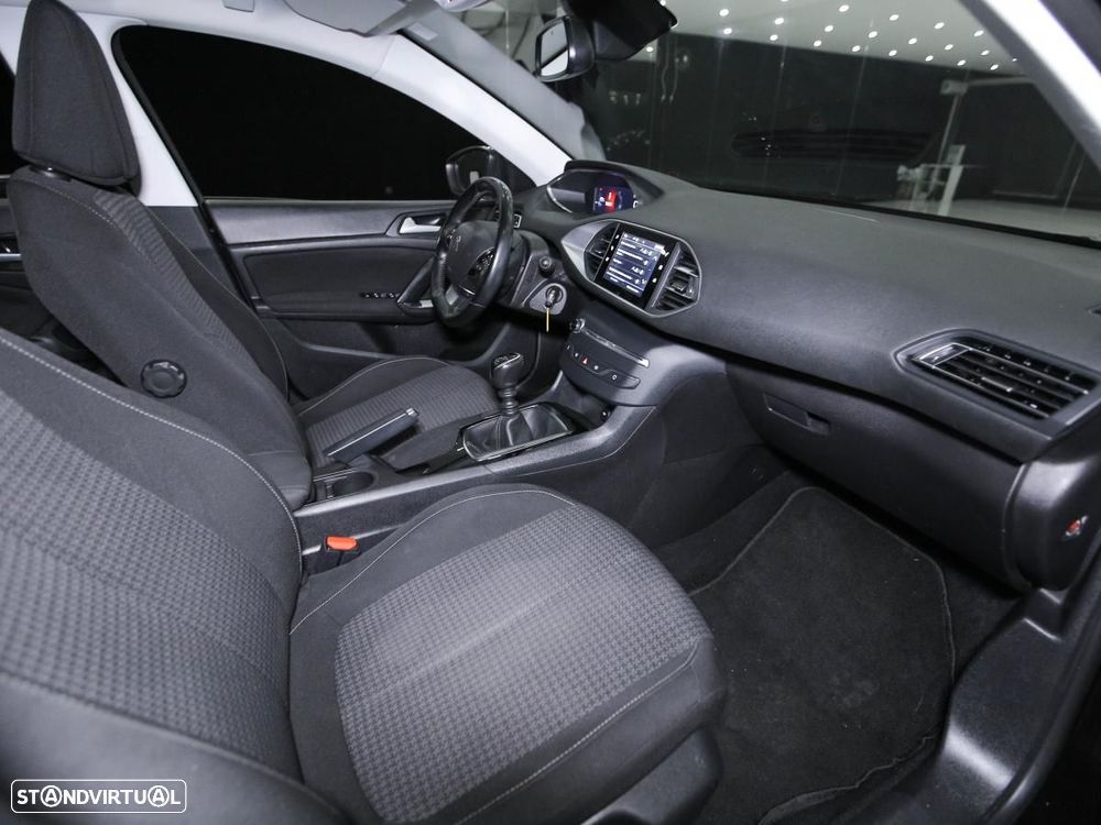 Peugeot 308 SW 1.2 PureTech Active - 8