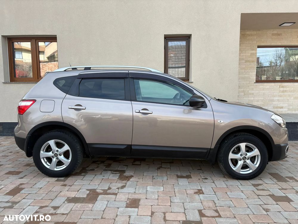 Nissan Qashqai 2.0 DCI 4 x 4 DPF Aut tekna - 2