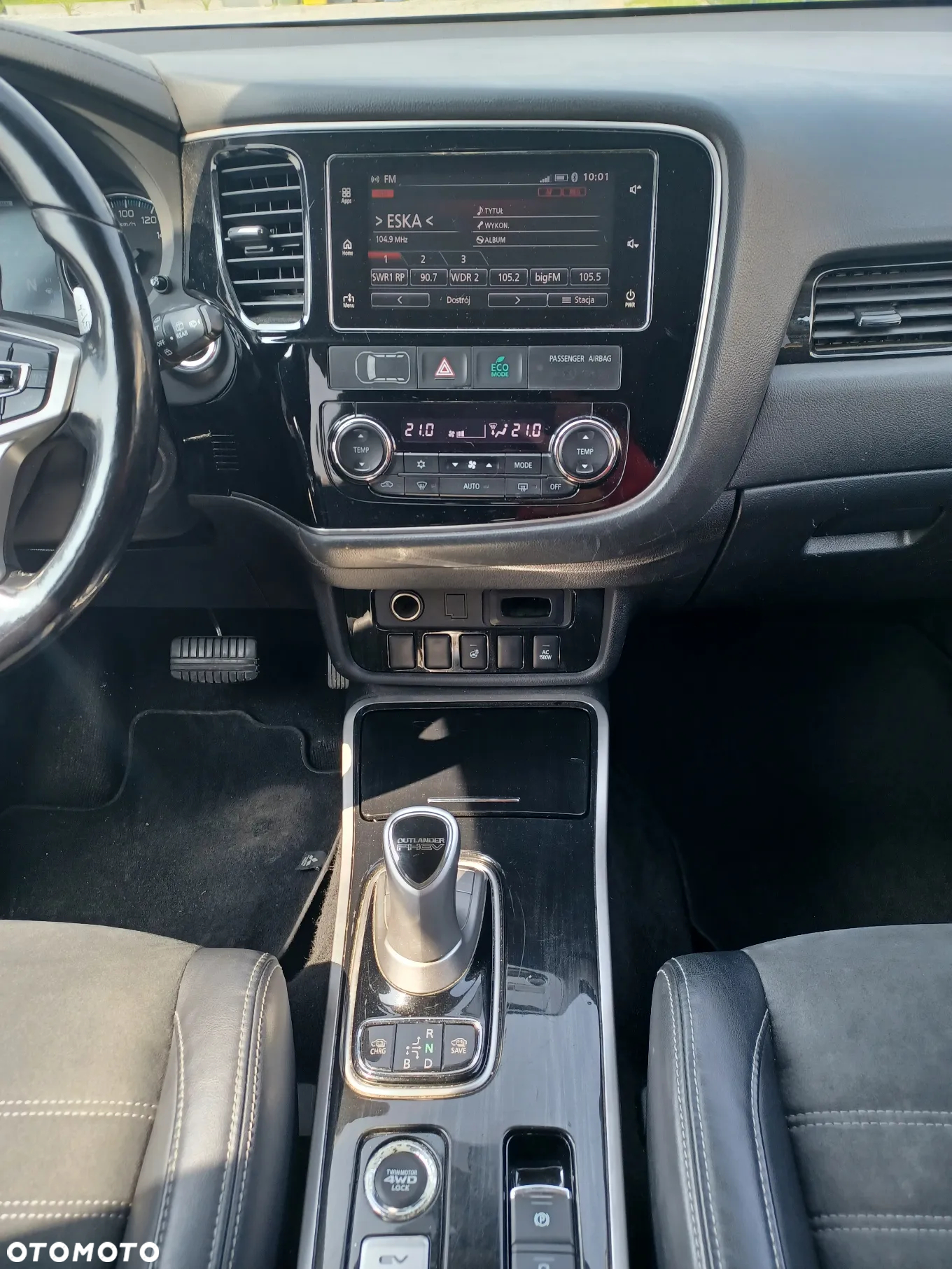 Mitsubishi Outlander 2.0 4WD Plug-In Hybrid Plus - 19