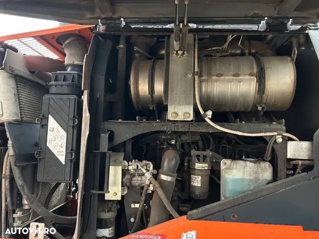 Hitachi ZW 180-6 - 17