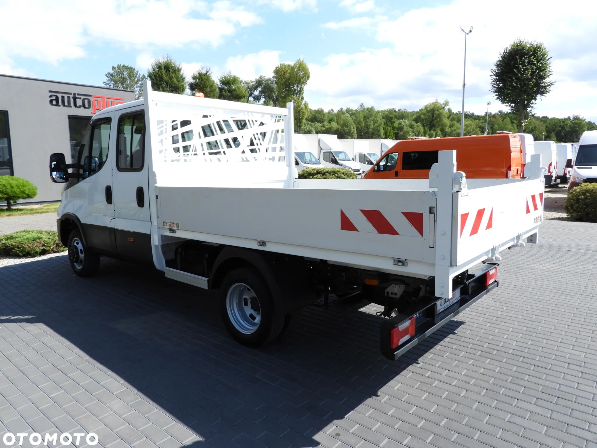 Iveco DAILY 35C16 WYWROTKA PODWÓJNA KABINA DOKA 6 MIEJSC TEMPOMAT NAWIGACJA BLIŹNIACZE KOŁA KLIMATYZACJA 160KM [ 344567 ] - 10