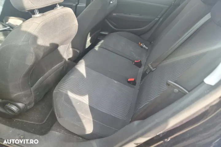 grile bord butoane reglaj oglinzi plafon interior mocheta haion portbagaj ceasuri de bord peugeot 308 T9 2015  motor 1.6hdi  120CP cod BHZ  dezmembrez dezmembrari - 7