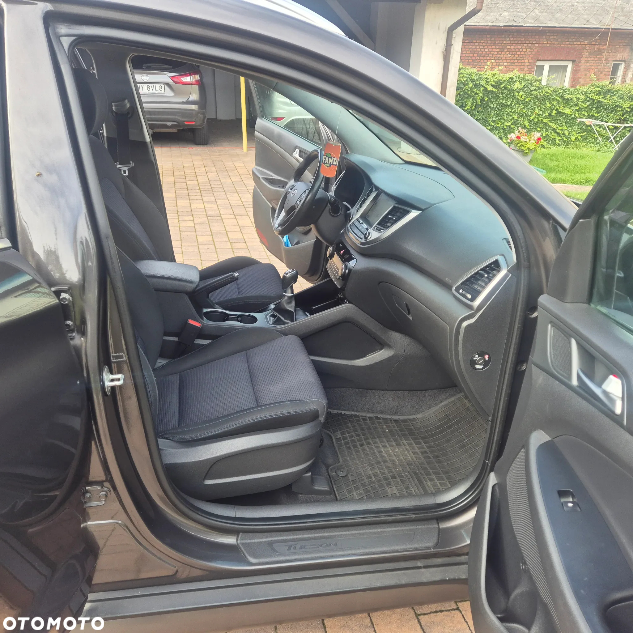 Hyundai Tucson blue 1.7 CRDi 2WD Intro Edition - 14