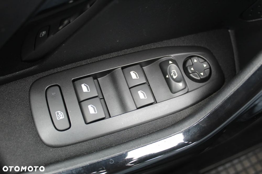 Peugeot 208 1.2 PureTech Allure S&S EAT6 - 29