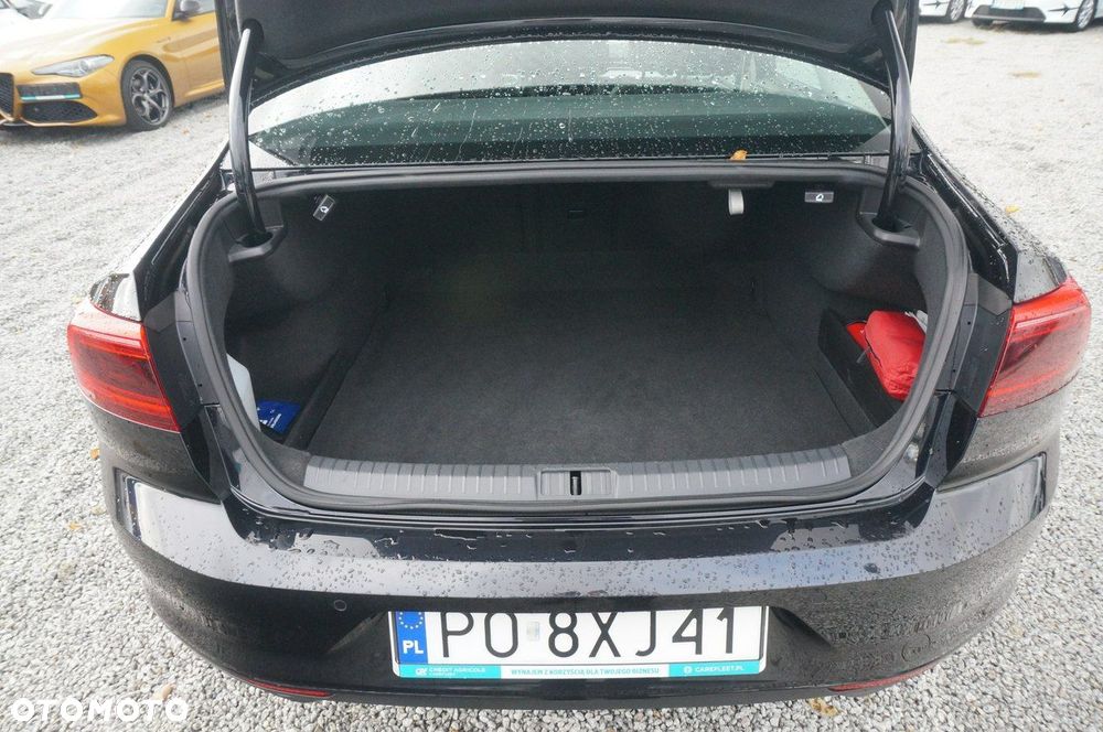 Volkswagen Passat - 33