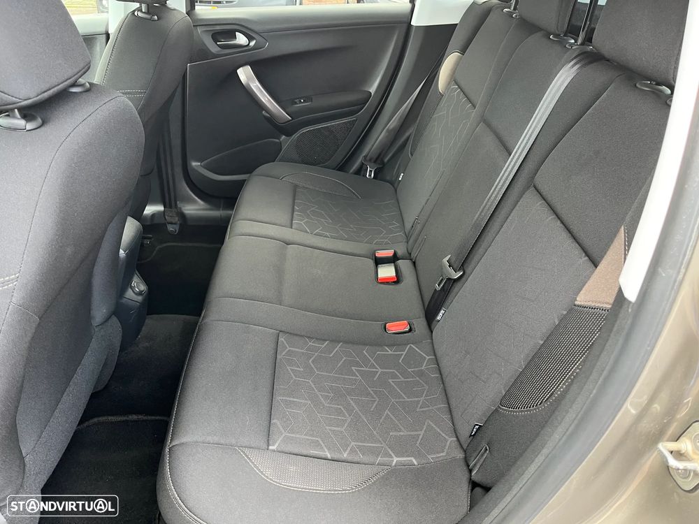 Peugeot 2008 1.2 PureTech Style - 13