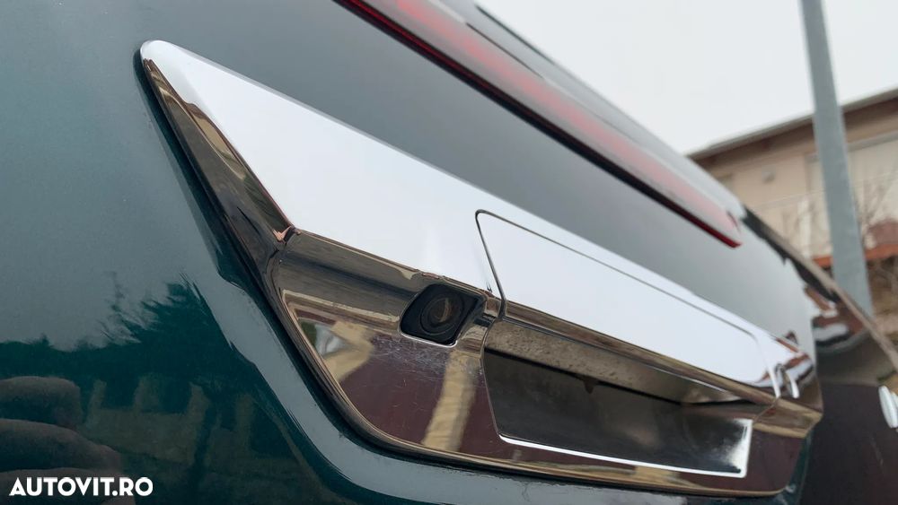 Toyota Hilux 2.8D 204CP 4x4 Double Cab AT Executive Color Edition - 23