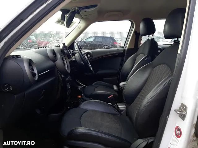Dezmembrez Mini Countryman - 9