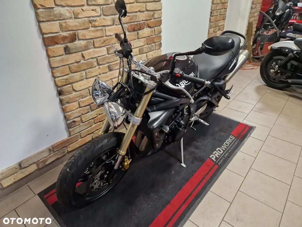 Triumph Street Triple - 20