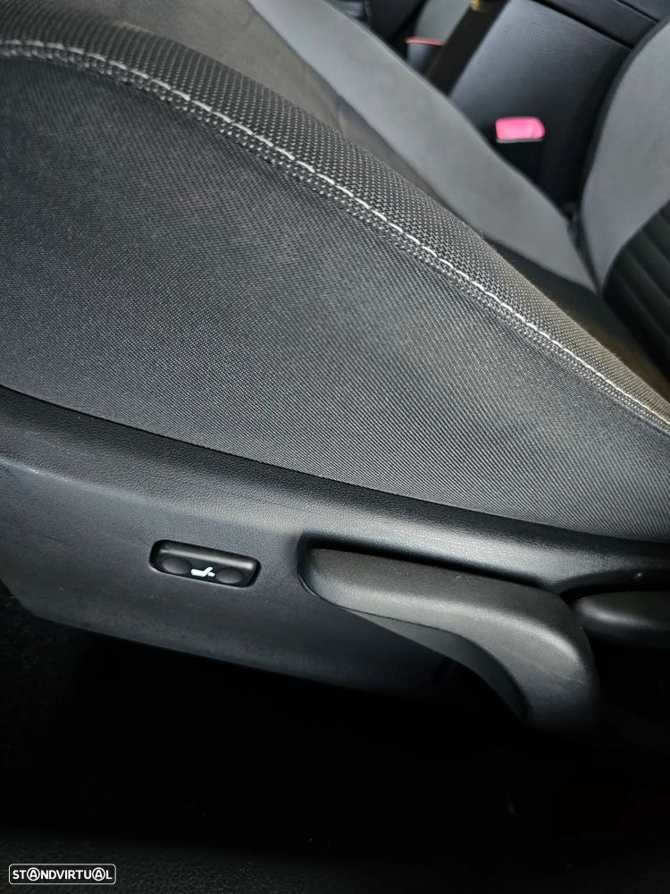 Toyota Auris 1.6 D-4D Comfort+Navi - 10