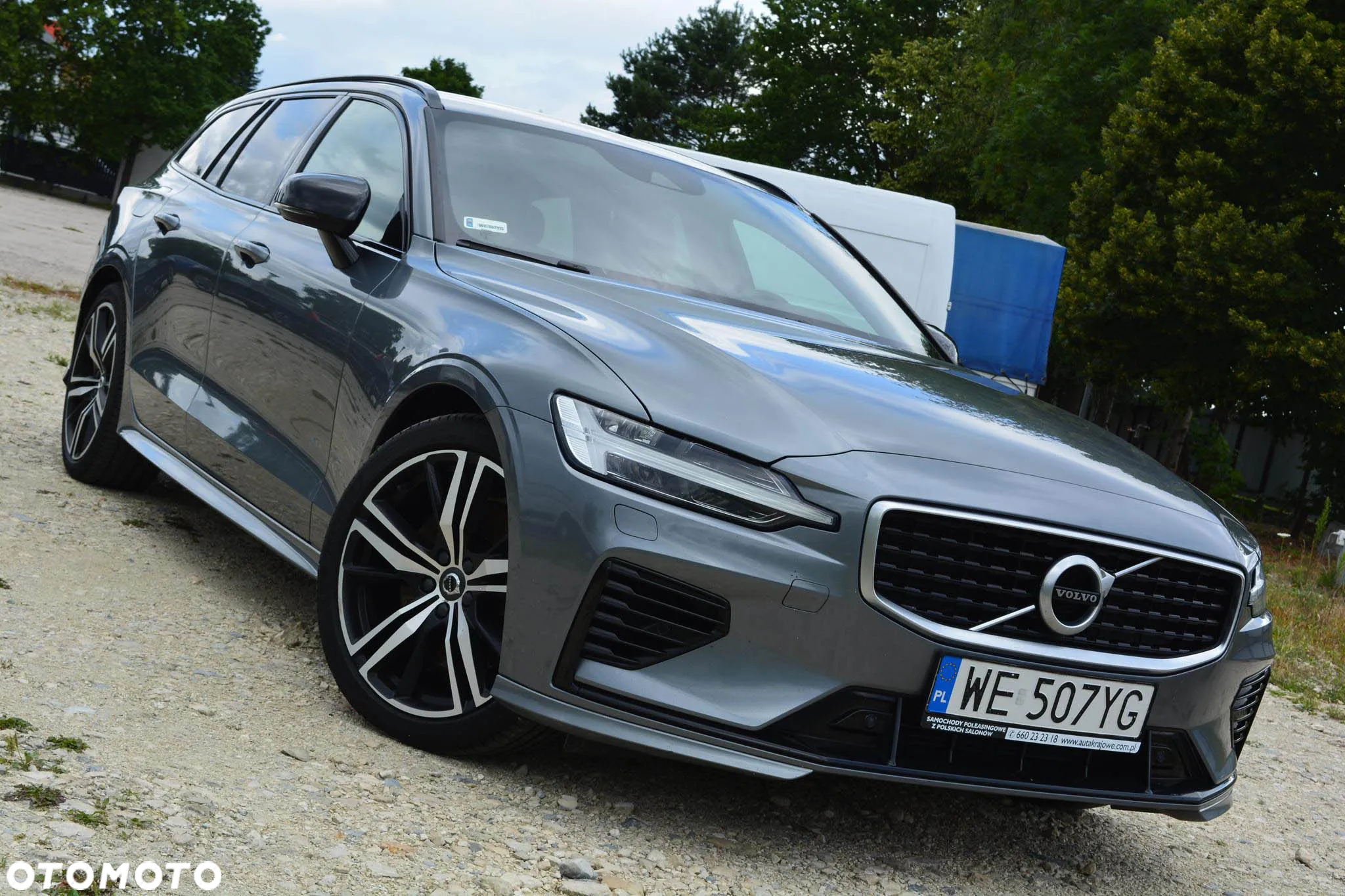 Volvo V60 T8 AWD Plug-In Hybrid R-Design - 3