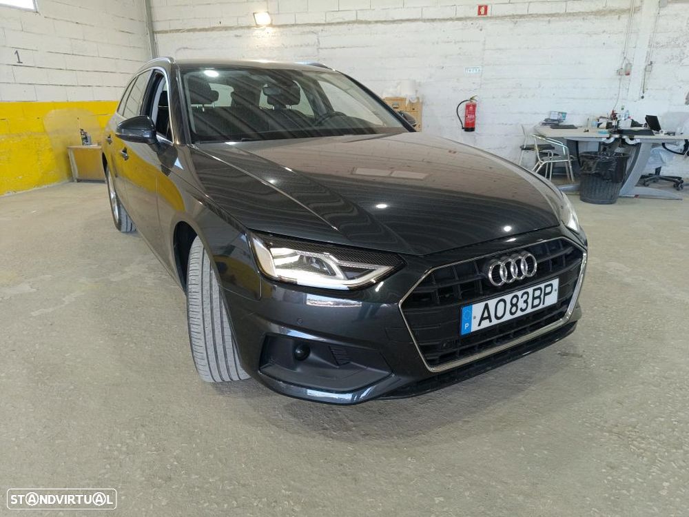 Audi A4 Avant 30 TDI S tronic - 4