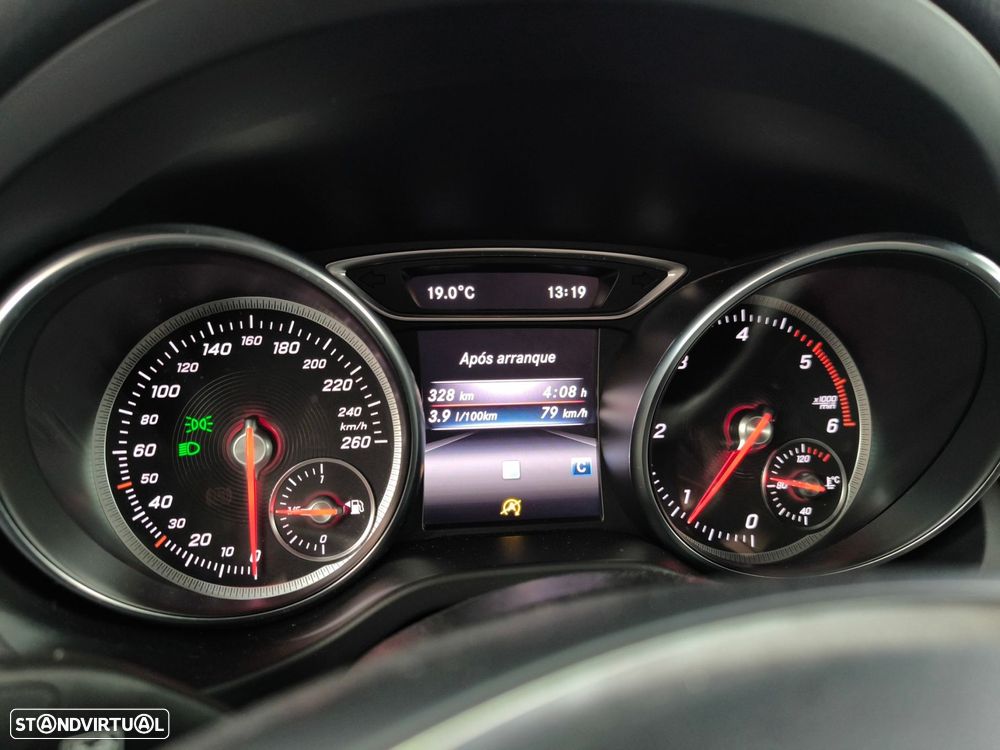 Mercedes-Benz CLA 180 d Urban - 17