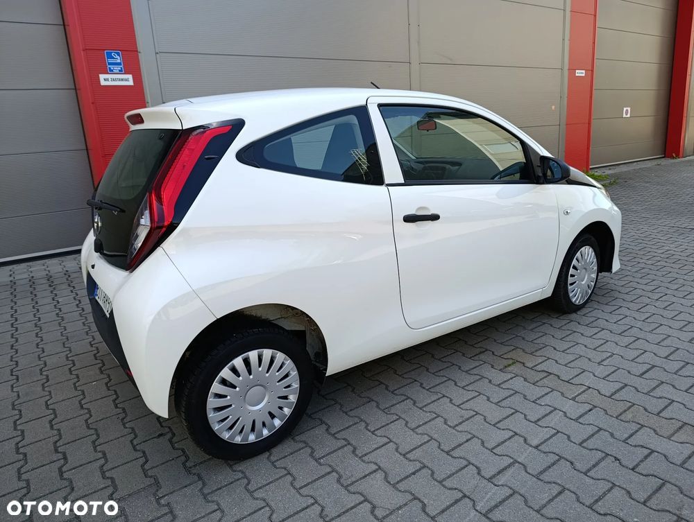 Toyota Aygo x - 16