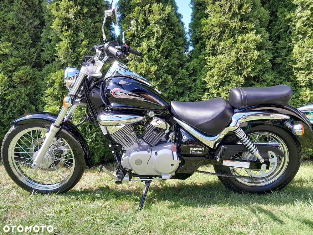 Suzuki Intruder - 15