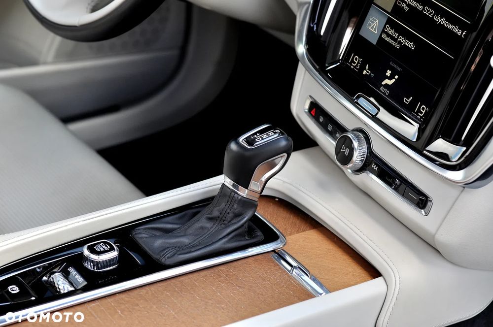 Volvo V90 D4 Geartronic Inscription - 32